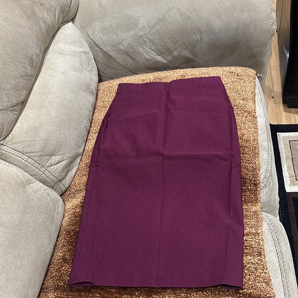 Skirt S - Picture 2 of 4